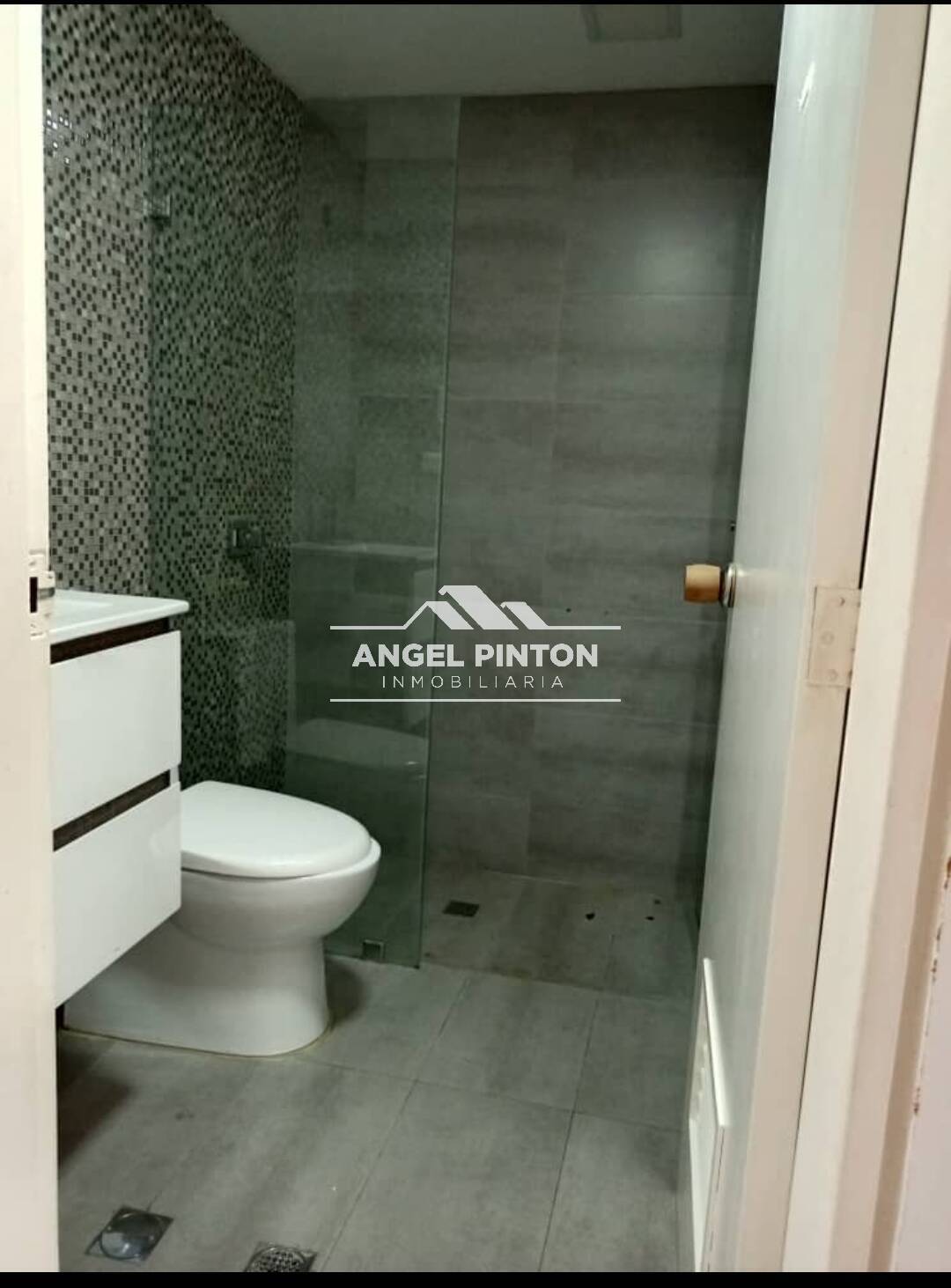 PENT HOUSE VENTA SANTA INES BARUTA CARACAS API 8297 - Foto 3